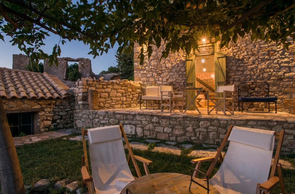 Kyparissia Old Town Lodge With Amazing Sea View Exterior photo